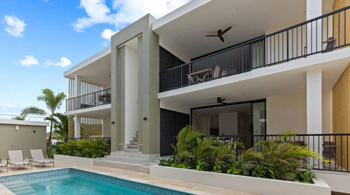 Últimas noticias de la empresa sobre Proyecto de villas en el Caribe: Mejorar la vida tropical con ventiladores de techo de madera maciza