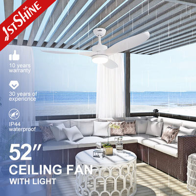 Buen precio Ventilador de techo exterior impermeable con 3 cuchillas de plástico y luz LED blanca en línea